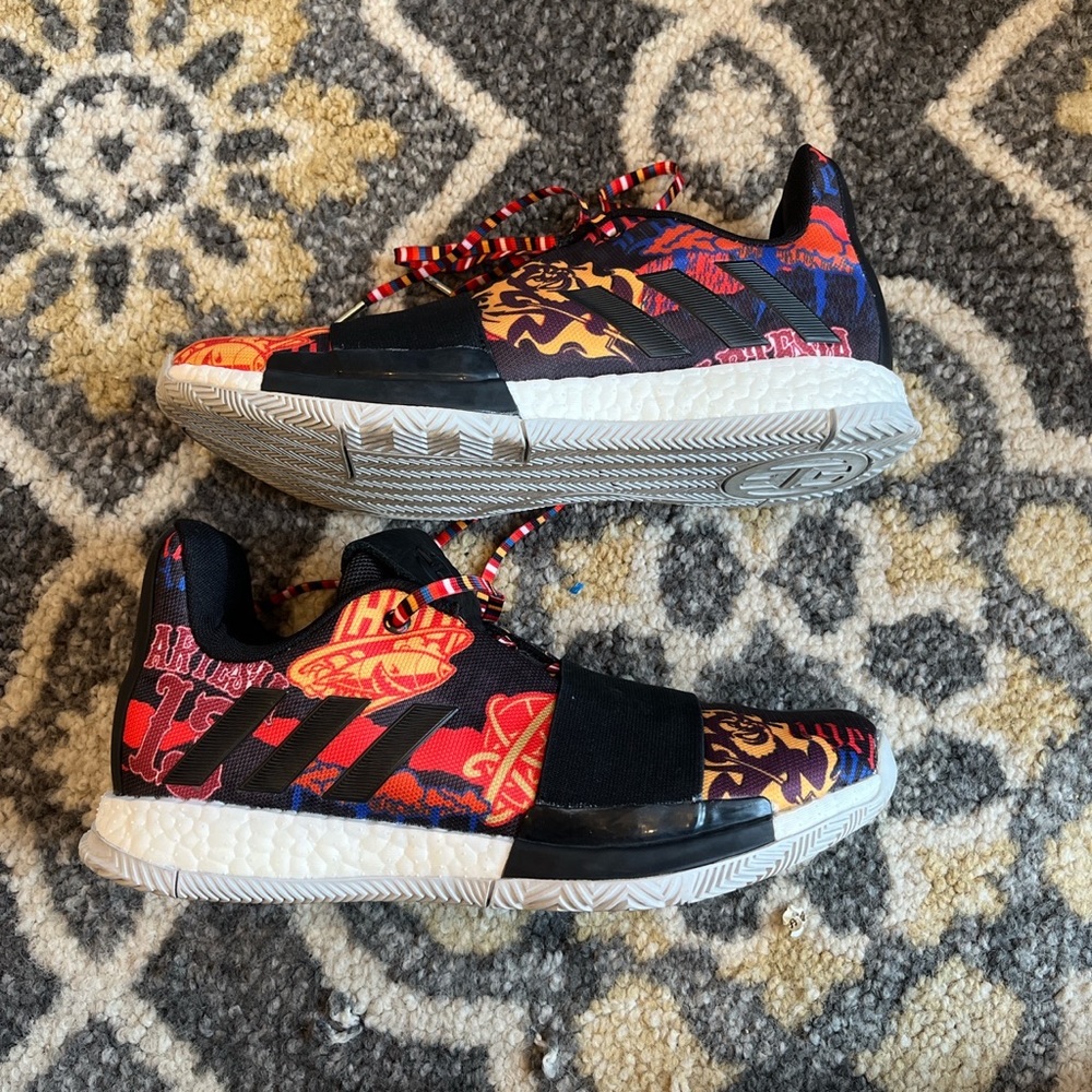 Adidas James harden vol.3 “Team History” basketball shoes

Good for basketball